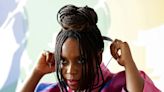 Adichie: la conversación sobre feminismo se ha extendido, pero no la igualdad