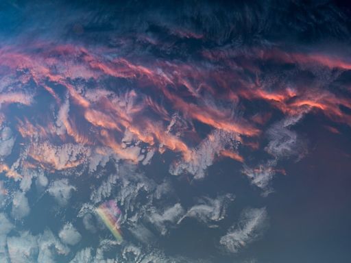 What a sunset looks like from space? Throwback pic taken by astronaut surprises people again: ‘That's so gorgeous’