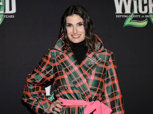 Idina Menzel announces a 2024 summer tour with 1 stop in NYC. Here’s how to see her live