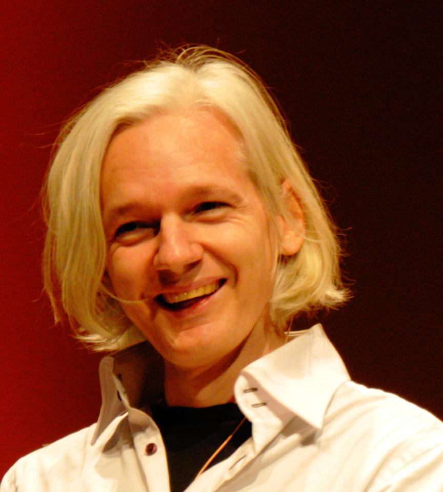 Description Julian Assange 26C3.jpg