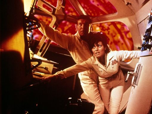 Roland Emmerich on Why He Backed Out of ‘Fantastic Voyage’ Remake with James Cameron: ‘He Is Very Overbearing’