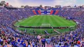 David Faitelson critica al Estadio Azul; lo califica de “viejo, inadecuado e inseguro”