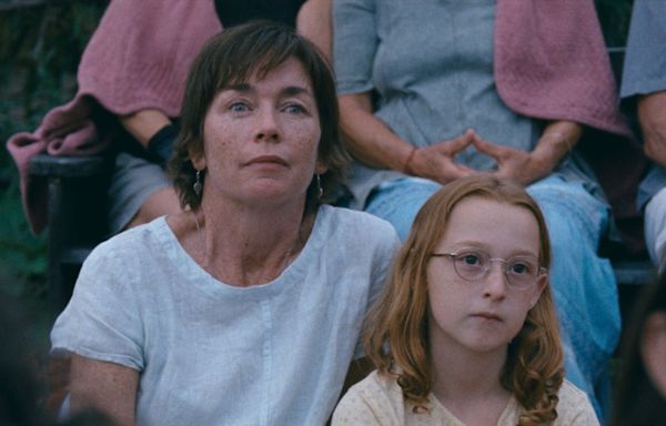 Julianne Nicholson is terrific as the mom in ‘Janet Planet.’ What is she doing right?