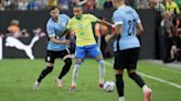 En vivo: Uruguay iguala ante Brasil pero juega con 10 futbolistas