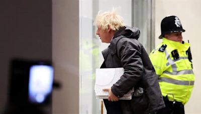 Regno Unito, Boris Johnson respinto dal seggio dove era andato a votare