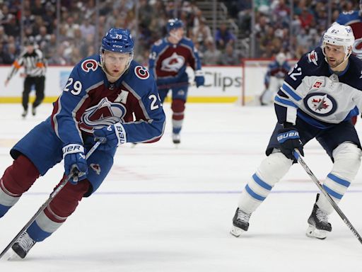 How to watch today's Winnipeg Jets vs Colorado Avalanche NHL Playoffs First Round Game 5: Live stream, TV channel, and start time | Goal.com US