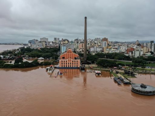 Enchente no RS: Após queda de 25 cm, chuva faz nível do Guaíba voltar a subir