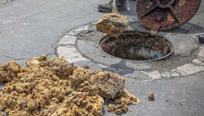 Masa amarillenta hallada en drenaje de Monterrey causa preocupación