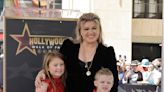 Kelly Clarkson Gets Hollywood Walk of Fame Star