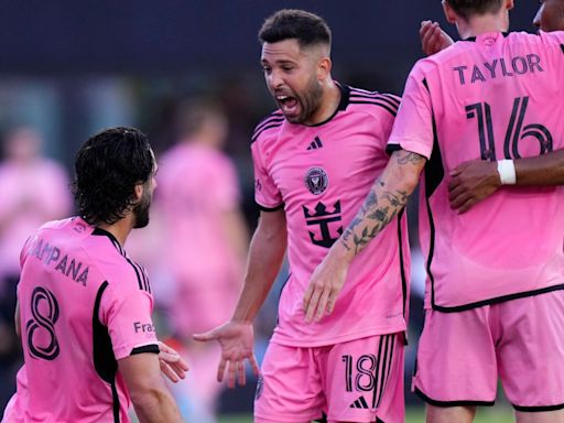 Jordi Alba shows his class with crazy long-range volley for Miami