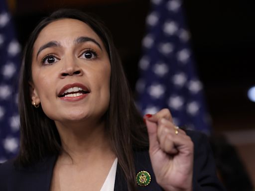 Alexandria Ocasio-Cortez slams Democrat complaining about "preachy females"