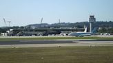 El aeropuerto de Peinador vuelve a operar con normalidad, tras el retraso del primer vuelo post-reapertura