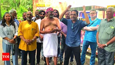 Artistes protest outside Kala Academy against ‘shoddy renovation’ | Goa News - Times of India