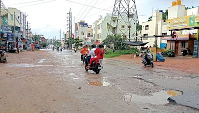Danger lurks in half-kilometre stretch of Dr. Rajkumar Road - Star of Mysore