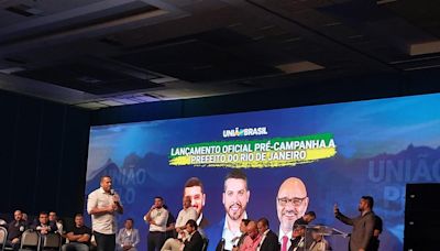 Com políticos do PL de Ramagem, lançamento da pré-candidatura de Amorim tem 'continência' para Bolsonaro e ataque a Paes