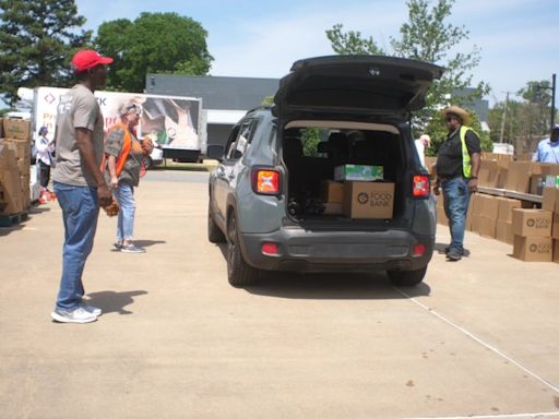 Arkansas Martin Luther King Jr. Commission hosts post-Memorial Day food giveaway