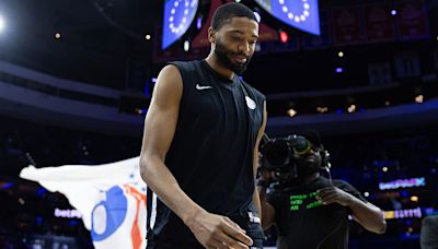 'Excited' Mikal Bridges shouts out Spike Lee in Knicks intro