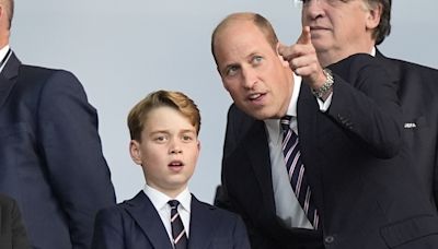 威廉與喬治小王子觀賽歐洲盃足球賽！父子被拍到動作神複製超萌 - 自由電子報iStyle時尚美妝頻道