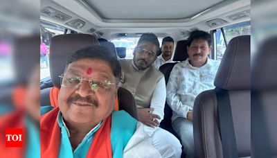 Another Surat? Congress's Indore Lok Sabha candidate Akshay Kanti Bamb withdraws nomination, joins BJP | Indore News - Times of India