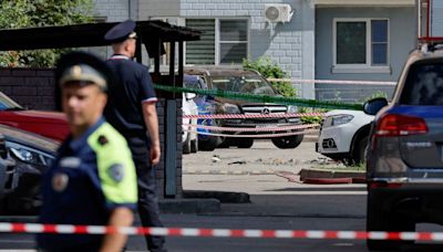 Un oficial de inteligencia militar rusa, herido en la explosión de un coche en Moscú, según Kommersant