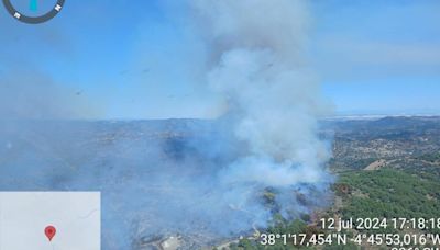 Declarado un incendio forestal cerca de la base militar de Cerro Muriano