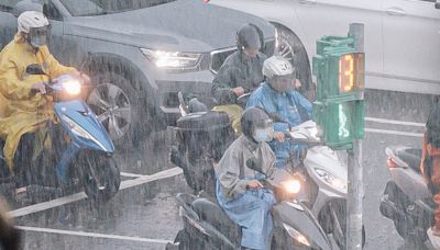 3地區炸午後雷雨！明16縣市熱翻 下周水氣增雨下到入夜