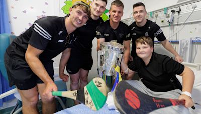 Clare GAA stars make incredible gesture to little fans at children’s hospital