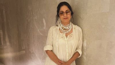 Neena Gupta's Latest Cooking "Experiment" Is A Delicious No-Onion Sabzi Recipe