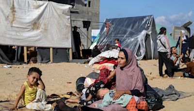 "No tenemos nada". Mientras Israel ataca Rafah, palestinos desplazados viven en tiendas de campaña