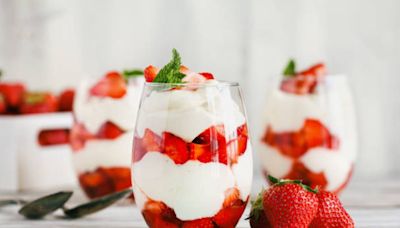 Pimpea tu receta de fresas con crema con estas creativas ideas