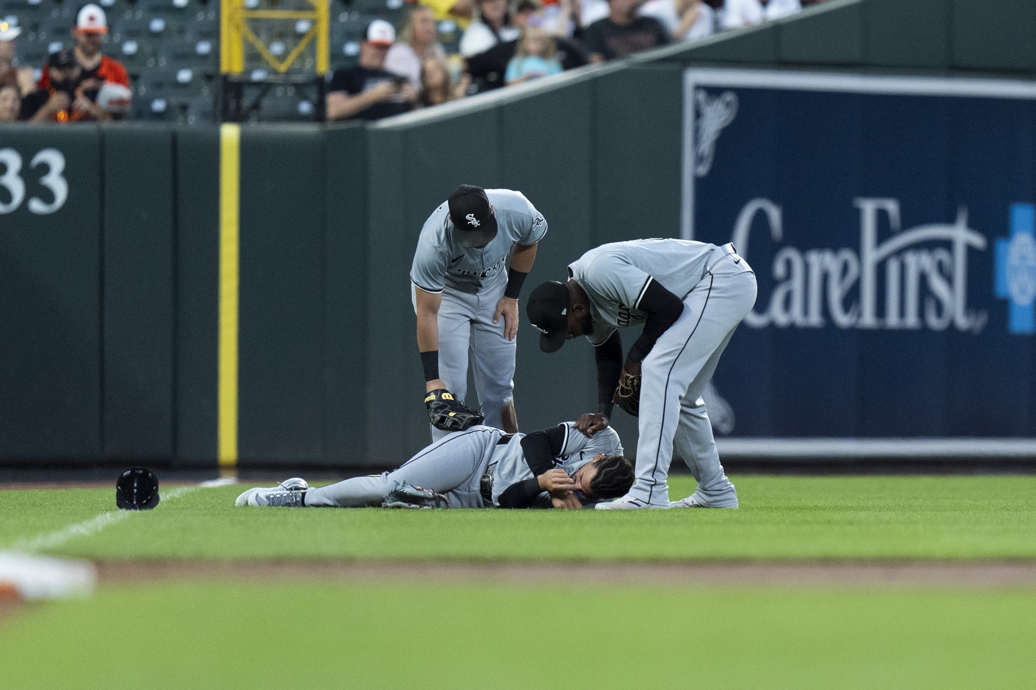 White Sox reach new low, again, with bases-loaded collision that injures Miguel Vargas