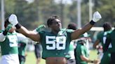 Fight between Carl Lawson and Grant Hermanns breaks out during Jets practice