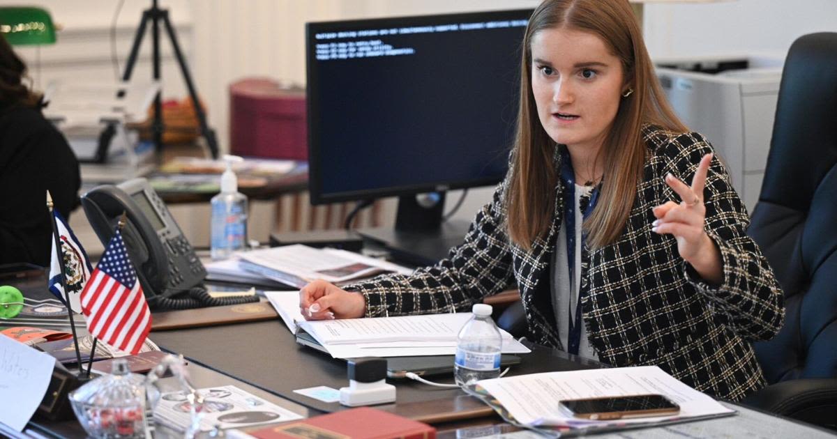 HHS student serves as youth governor during the Youth in Government program