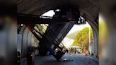 El "complejo" rescate del autobús volcado en Barcelona: a 45 grados de elevación tras impactar contra el túnel