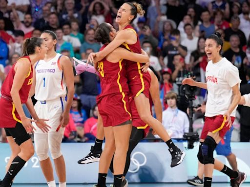 España y Serbia avanzan en el baloncesto femenino de Paris 2024