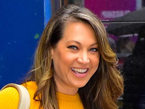 Fans Shower ’GMA’s Ginger Zee With Compliments as She Rocks Pink Form-Fitting Gown