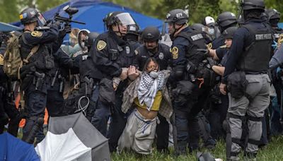 Detienen a decenas de manifestantes propalestinos en Universidad de Virginia