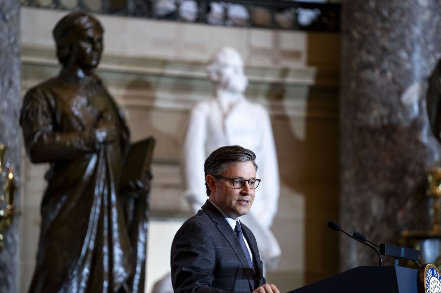 Civil rights leader Daisy Bates honored with statue at U.S. Capitol