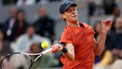 Roland-Garros: Sinner garde la tête froide contre Moutet et se hisse en quarts