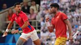Uno espera a Nadal en segunda ronda y el otro en el dobles: Djokovic y Alcaraz arrasan en debuts en París 2024 - La Tercera