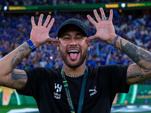 WATCH: Al Hilal Forward Neymar Laughs As Cristiano Ronaldo Targeted With Lionel Messi Chants - News18