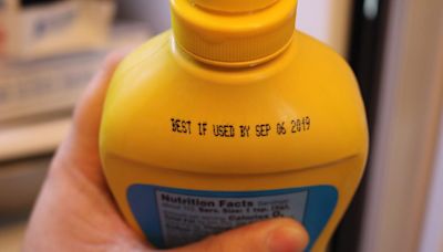 How to Tell When Expired Food Should Be Thrown Out and When to Keep It