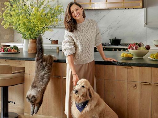 Jennifer Garner Gives a Tour Inside Her L.A. Home Despite Being 'Such a Private Person': ‘I’m So Proud of It’