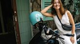 Los tres factores por los que cada vez hay más mujeres en España que conducen moto