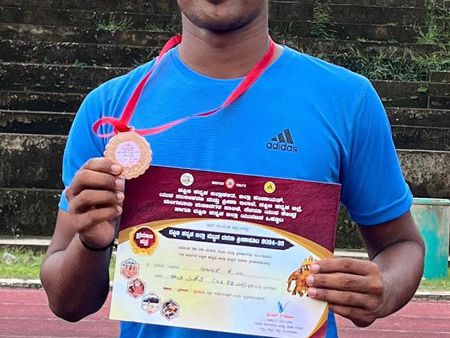 Puttur: Ahijith K M of St Philomena PU College wins bronze medal in javelin throw