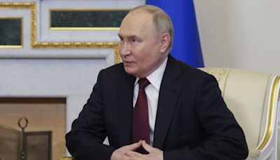 Putin warns that Russia could provide long-range weapons to others to strike Western targets