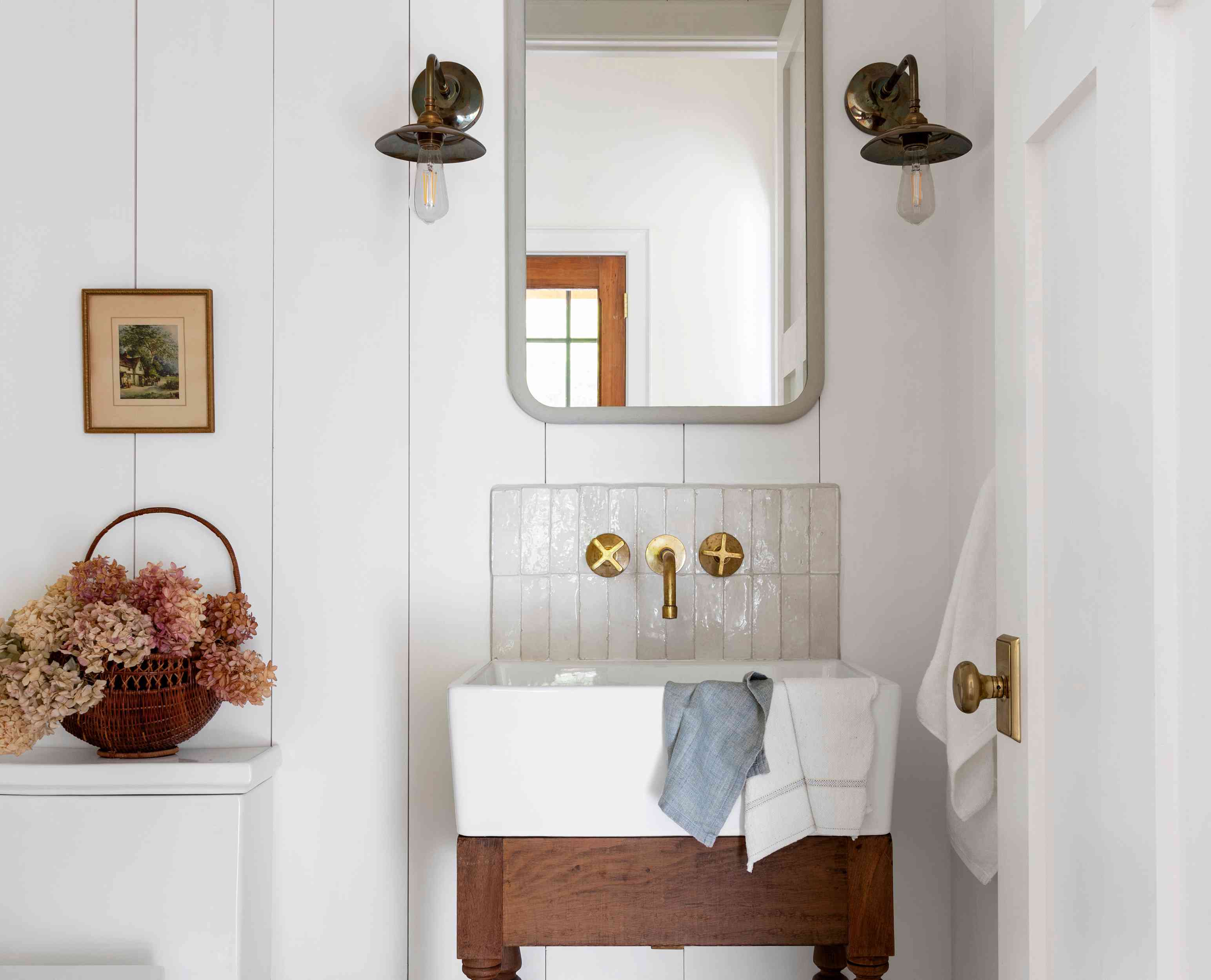 25 Rustic Bathroom Ideas That Add Charm and Character