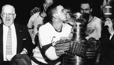 Ted Lindsay: 100 Greatest NHL Players | NHL.com