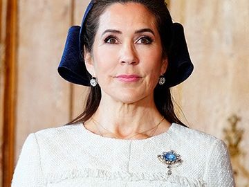 El broche ramillete, la tiara de rubíes y todas las joyas de Mary de Dinamarca en su viaje a Suecia