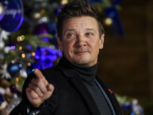 Jeremy Renner thanks firefighters protecting Lake Tahoe home from Davis Fire